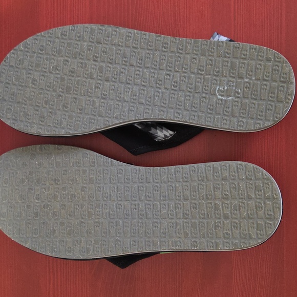 NWOT Sanuk Slides - Picture 4 of 5